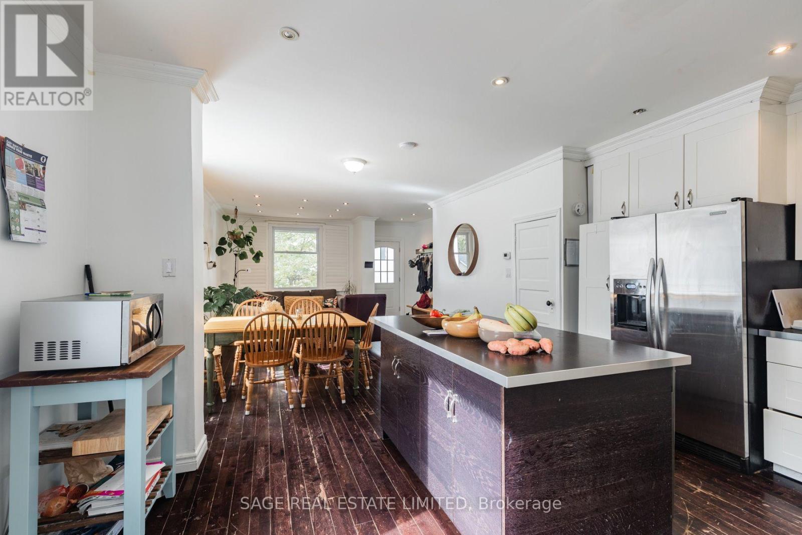 433 Woodfield Road, Toronto, Ontario  M4L 2X4 - Photo 7 - E13631950