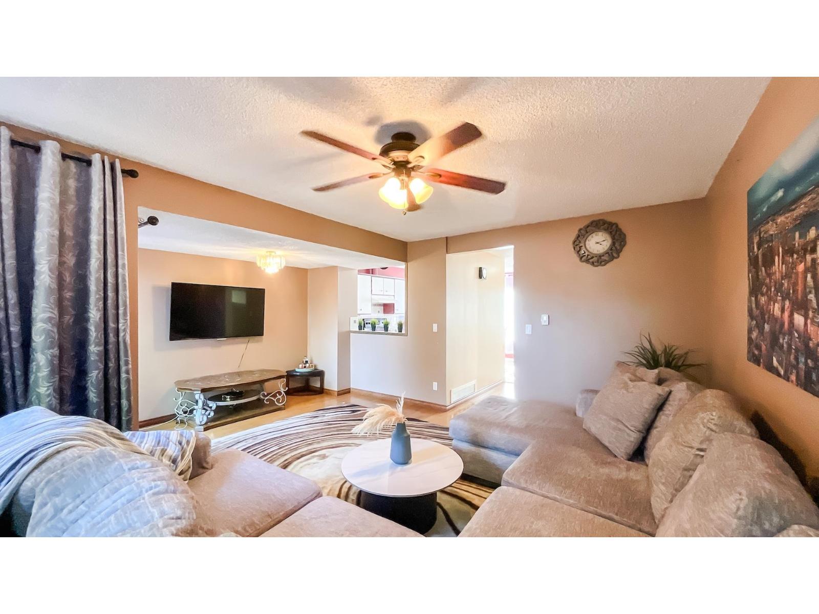 35 9348 128 Street, Surrey, British Columbia  V3V 6A4 - Photo 2 - R3142574