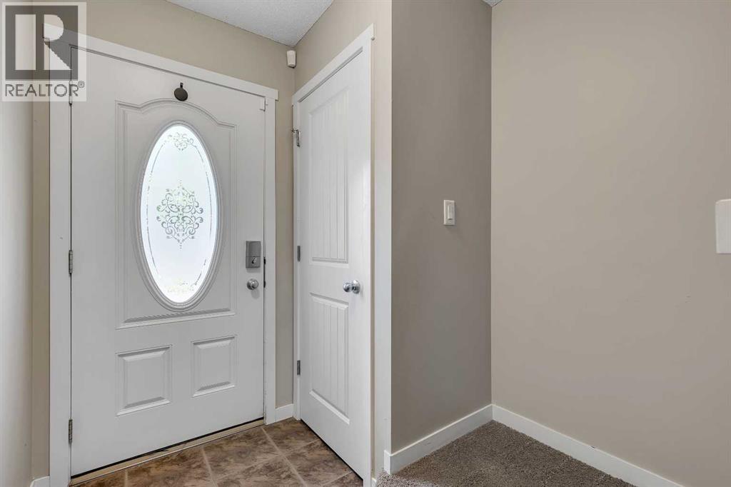 401 Copperpond Landing SE, Calgary, Alberta  T2G 1Z6 - Photo 3 - A2318569