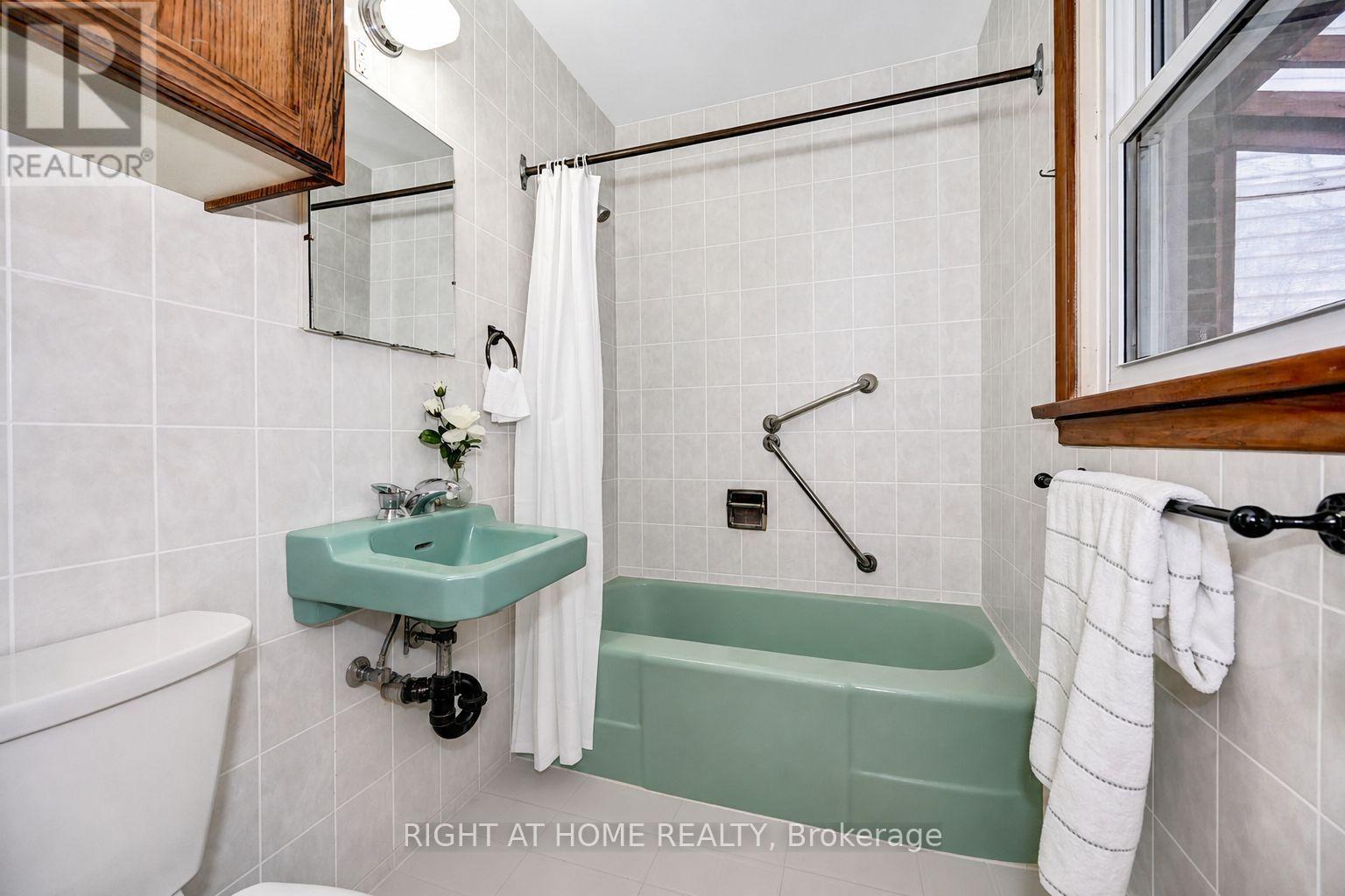 45 Philip Avenue, Guelph, Ontario  N1E 1R5 - Photo 12 - X13629602