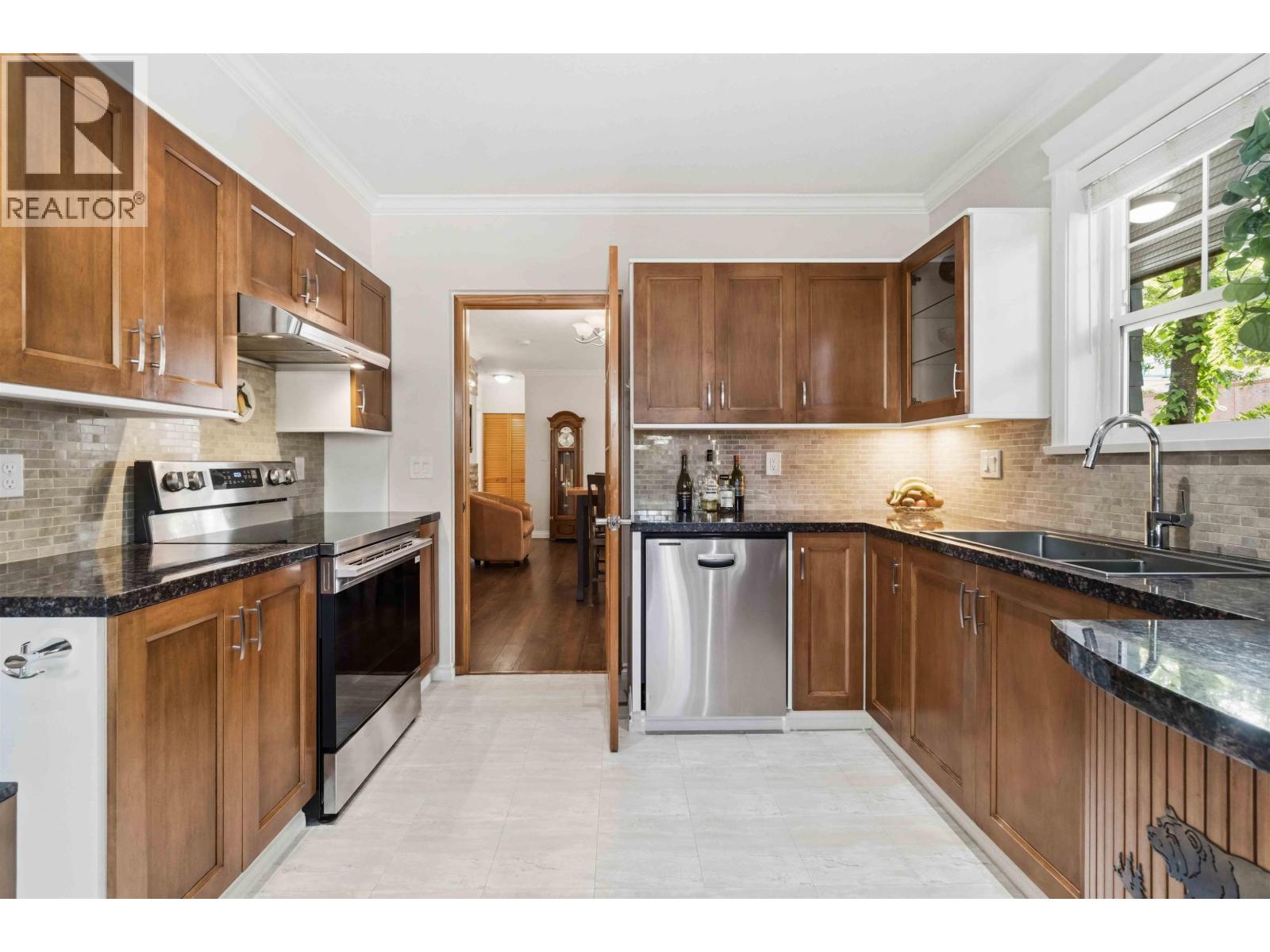 G01 3085 Primrose Lane, Coquitlam, British Columbia  V3B 7S3 - Photo 8 - R3135870