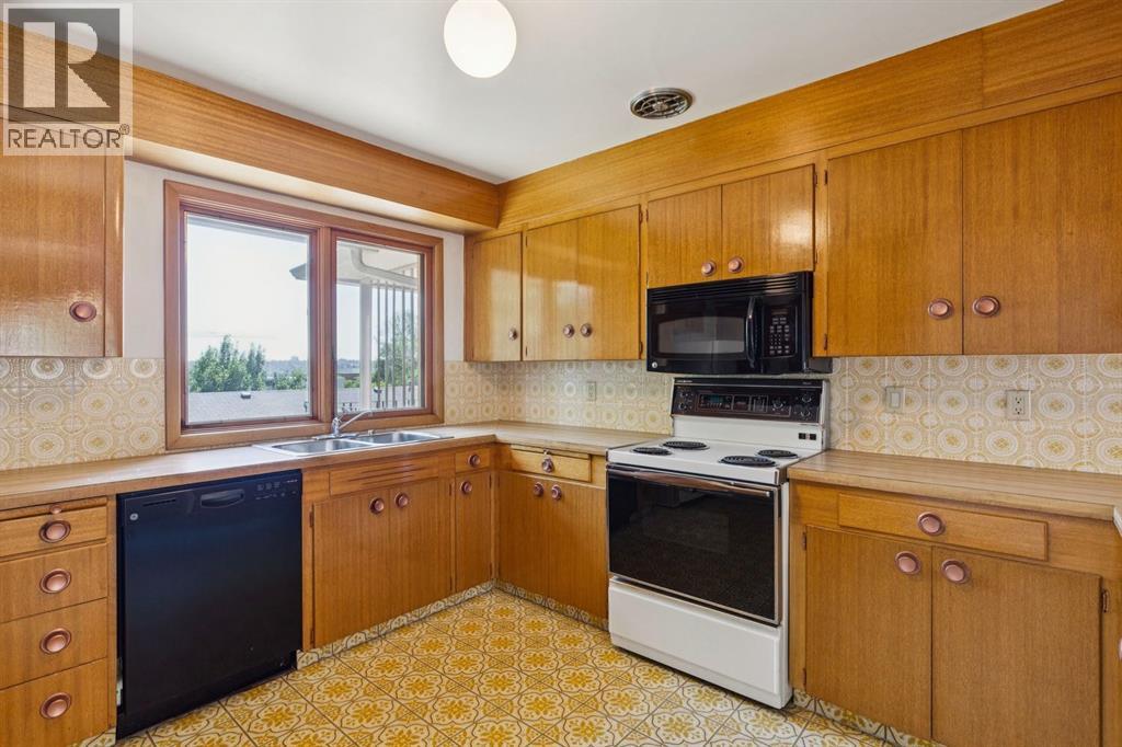 1731 12 Avenue NW, Calgary, Alberta  T2N 1J3 - Photo 8 - A2333429