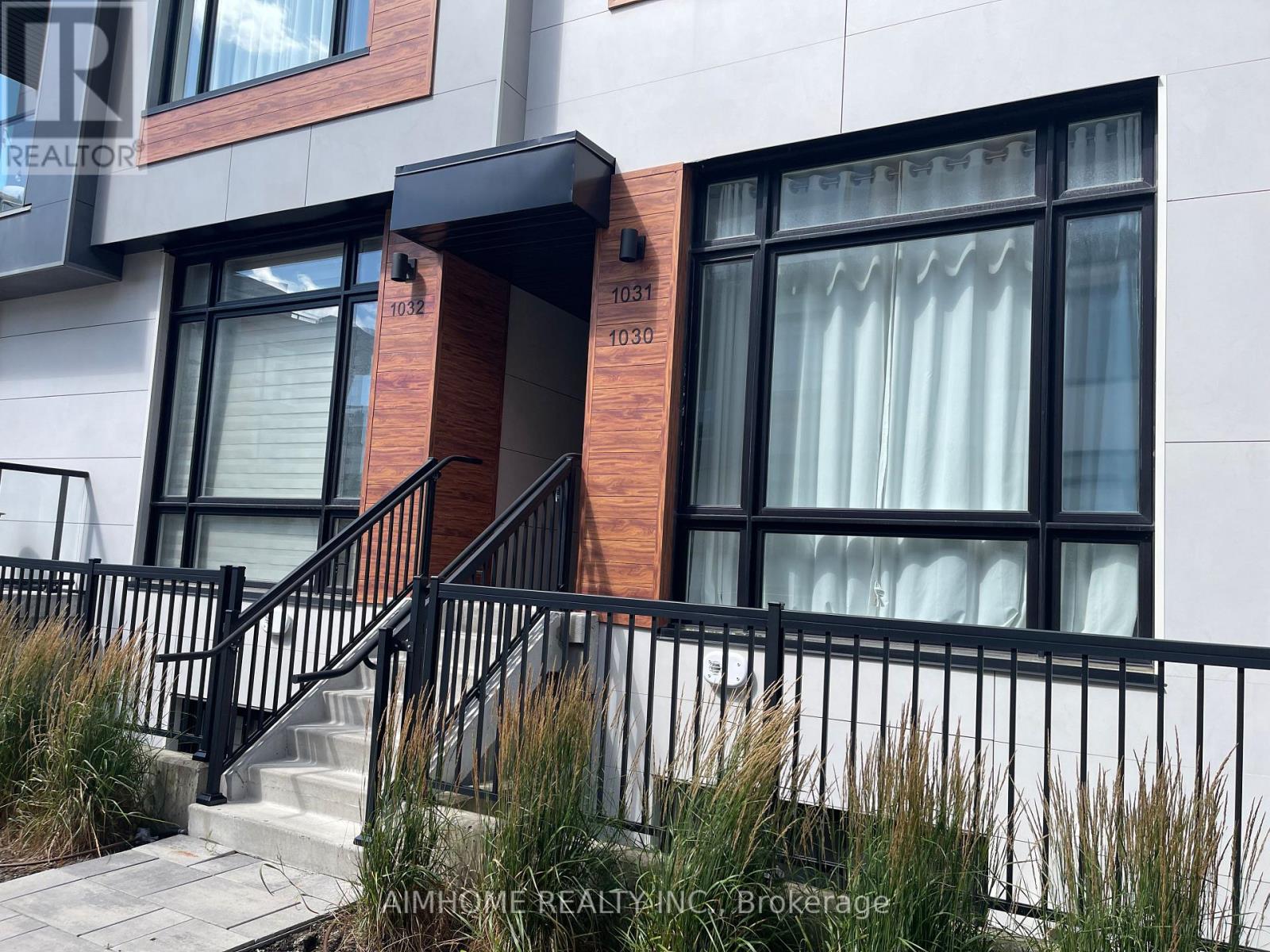 1031 - 14 David Eyer Road, Richmond Hill, Ontario  L4S 0N4 - Photo 3 - N13624274