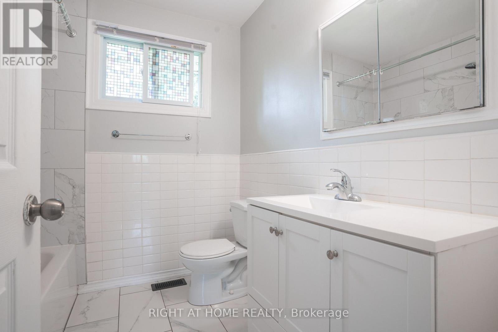 Upper - 695 Glen Forrest Boulevard, Waterloo, Ontario  N2L 4K7 - Photo 3 - X13492270