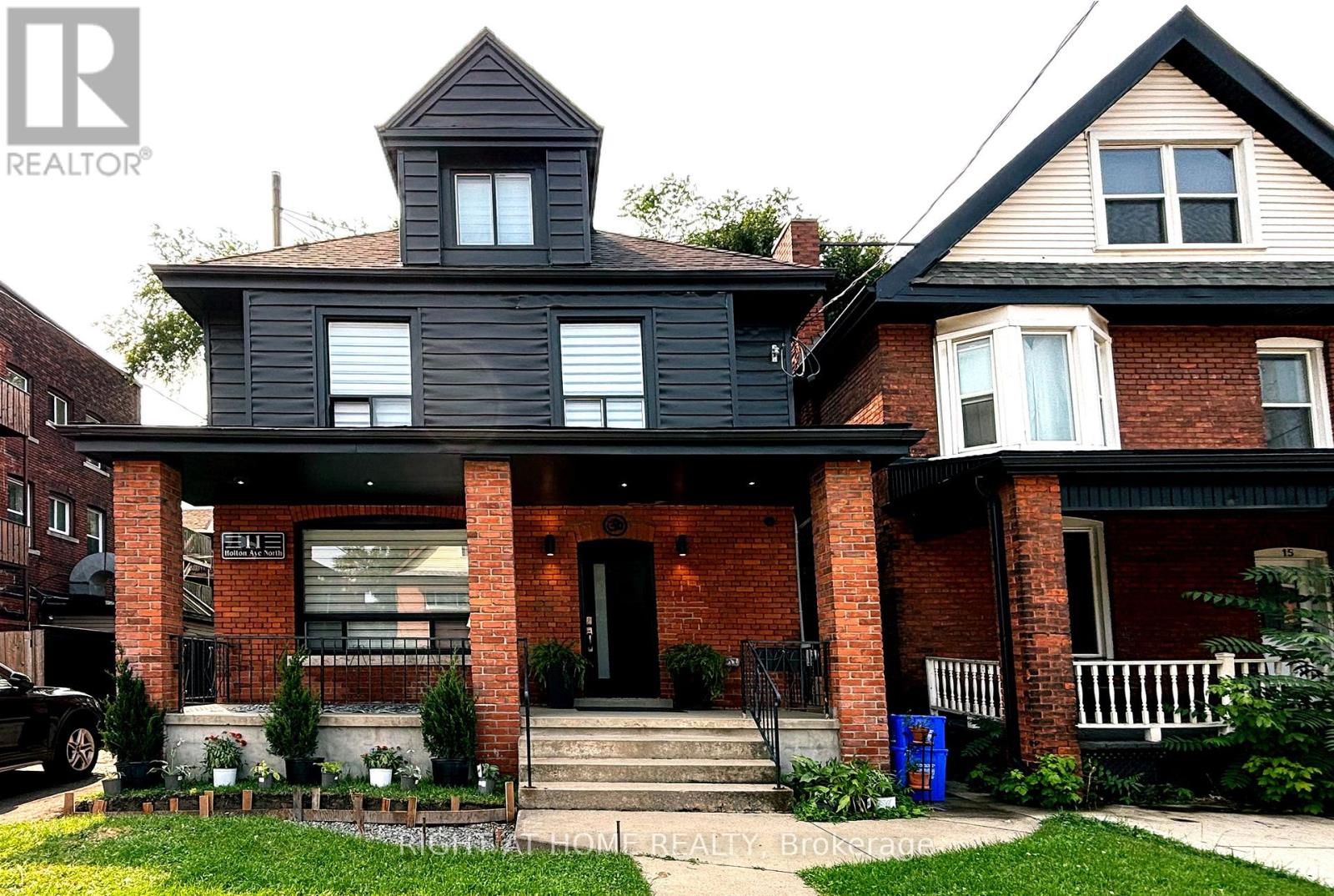 UPPER - 11 HOLTON AVENUE N, Hamilton, Ontario