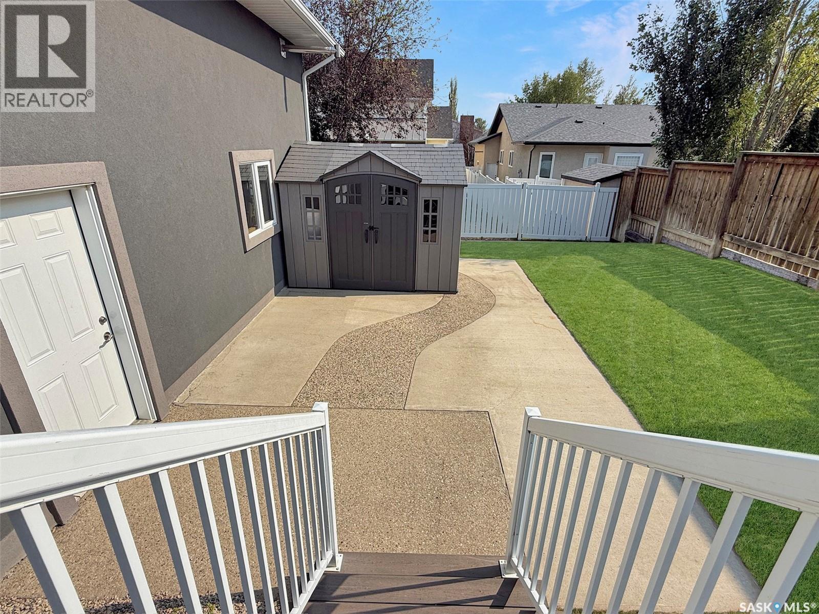 702 Cooper Drive, Swift Current, Saskatchewan S9H 2A8 - Photo 29 - SK044129