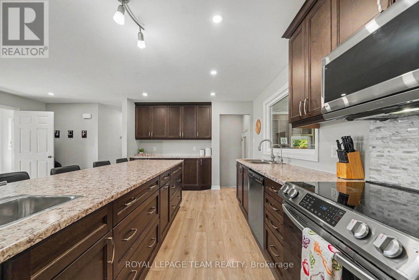 2477 Merivale Road, Ottawa, Ontario  K2C 3H1 - Photo 10 - X13632006