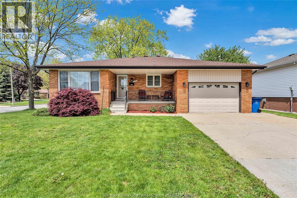 5120 Iris Place, Windsor, Ontario  N8T 1L6 - Photo 1 - 26018647