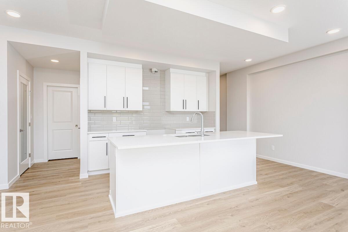 17332 5th St Nw, Edmonton, Alberta  T5Y 6G4 - Photo 5 - E4488568