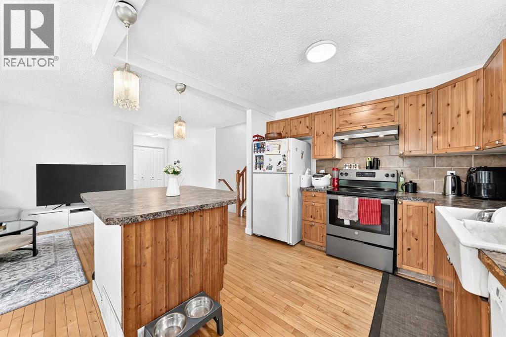 11 Bedford Drive NE, Calgary, Alberta  T3K 1L2 - Photo 8 - A2327391