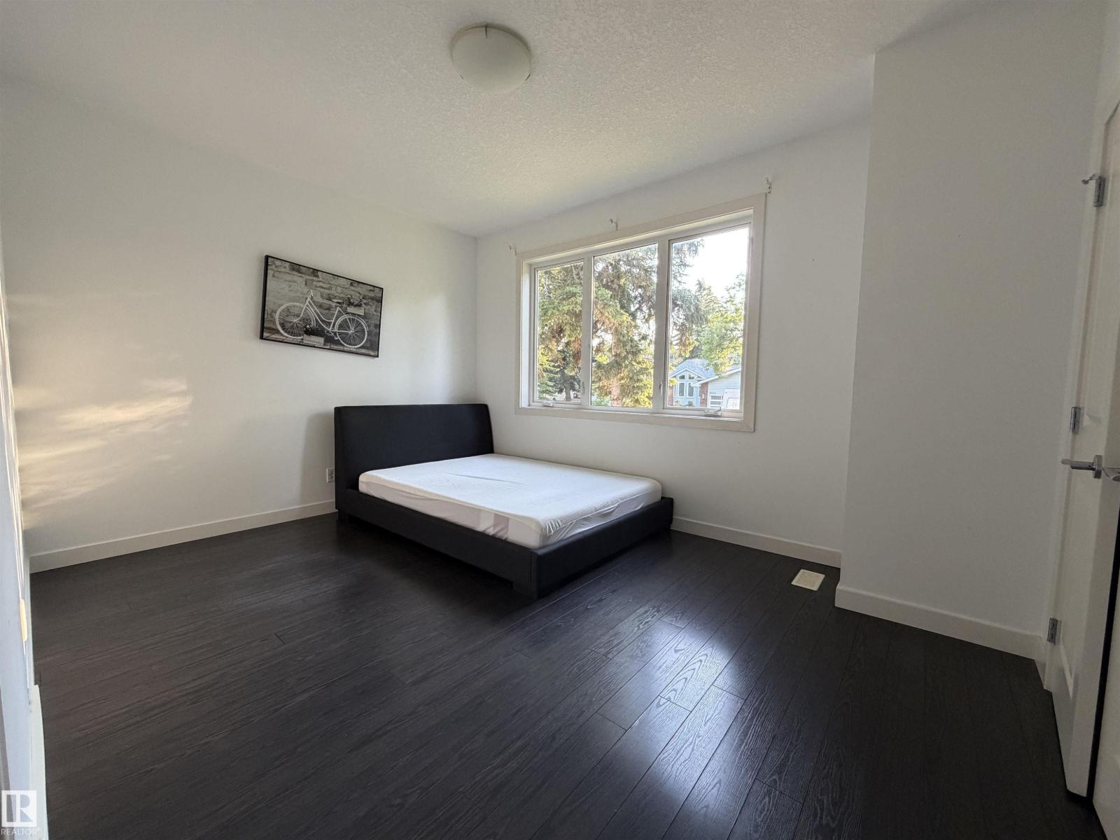 #main Floor 9645 150 St Nw Nw, Edmonton, Alberta  T5P 1N2 - Photo 4 - E4501936