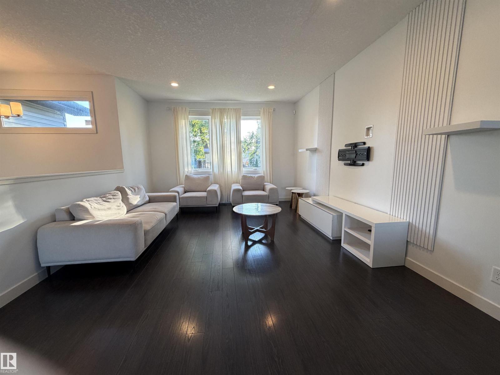 #main Floor 9645 150 St Nw Nw, Edmonton, Alberta  T5P 1N2 - Photo 10 - E4501936