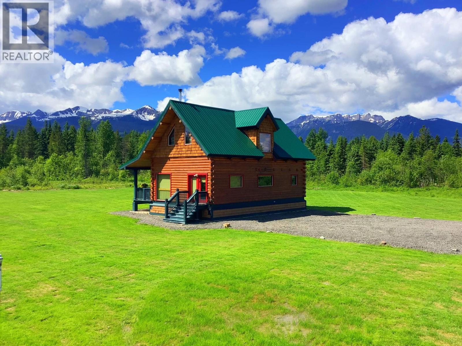 8170 LOOS ROAD, McBride, British Columbia