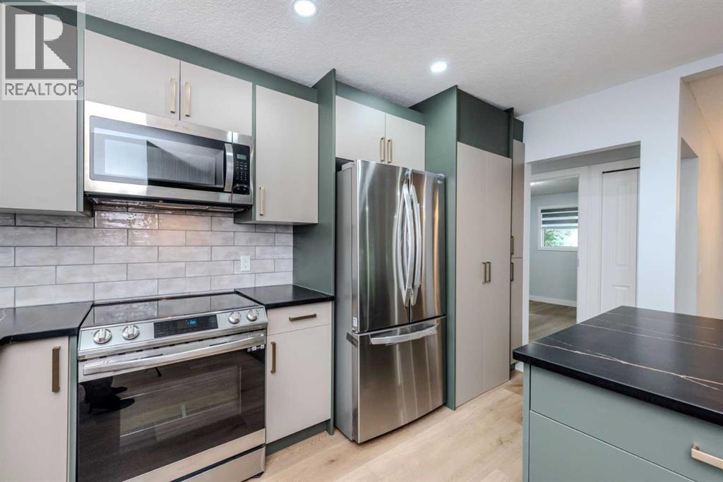 5655 Dalhousie Drive NW, Calgary, Alberta  T3A 1Y5 - Photo 5 - A2330131