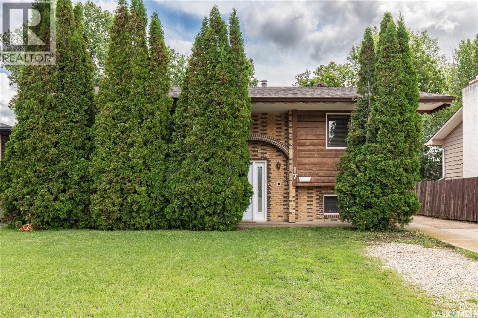 17 Blue Sage DRIVE, Moose Jaw, Saskatchewan