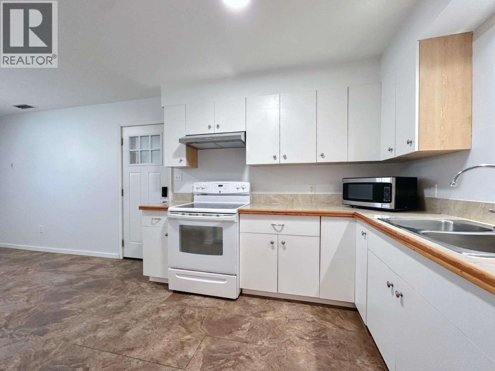 8505 70th Avenue, Osoyoos, British Columbia  V0H 1V0 - Photo 12 - 10391404