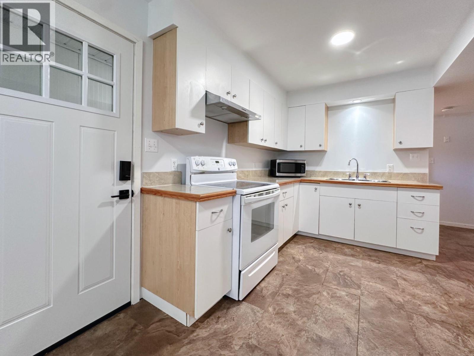 8505 70th Avenue, Osoyoos, British Columbia  V0H 1V0 - Photo 13 - 10391404