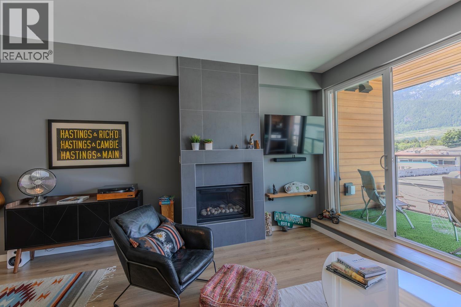 303 38165 Cleveland Avenue, Squamish, British Columbia  V8B 0P1 - Photo 5 - R3132340