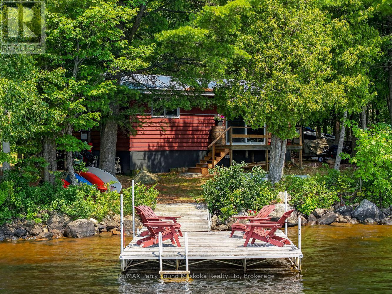 3 ROBINSON ROAD, Magnetawan, Ontario