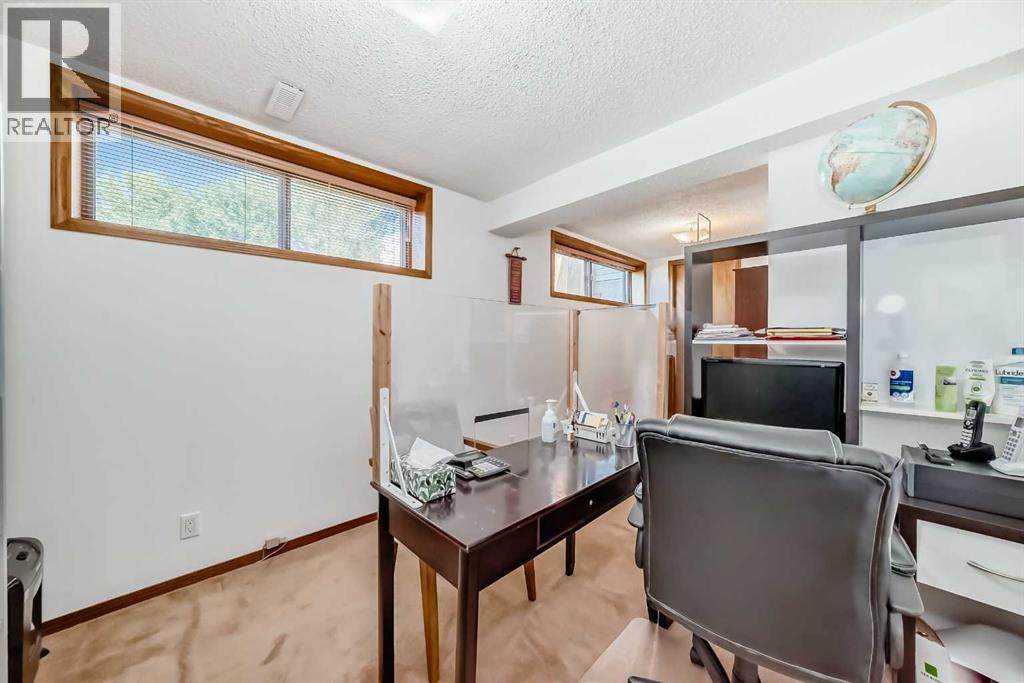 131 Ranchlands Court NW, Calgary, Alberta  T3G 1N8 - Photo 30 - A2309074