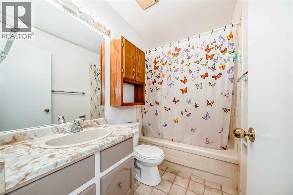 131 Ranchlands Court NW, Calgary, Alberta  T3G 1N8 - Photo 38 - A2309074