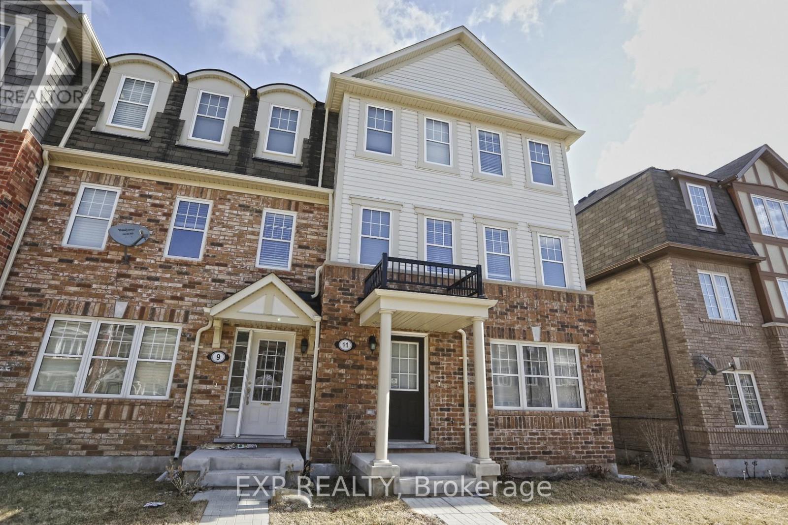 11 CROSSBILL ROAD, Brampton, Ontario