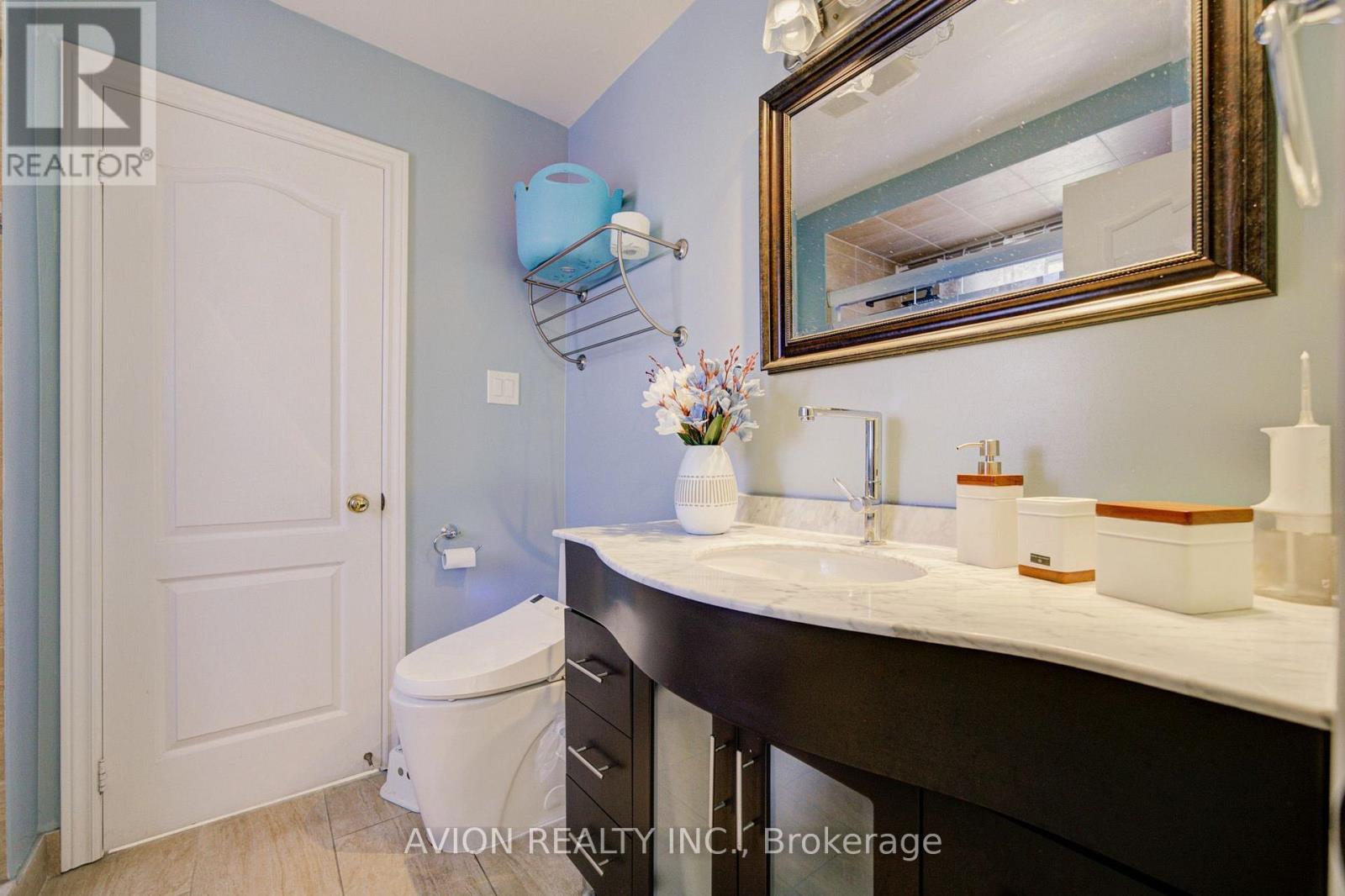 203 Valleymede Drive, Richmond Hill, Ontario  L4B 3S4 - Photo 32 - N13631178