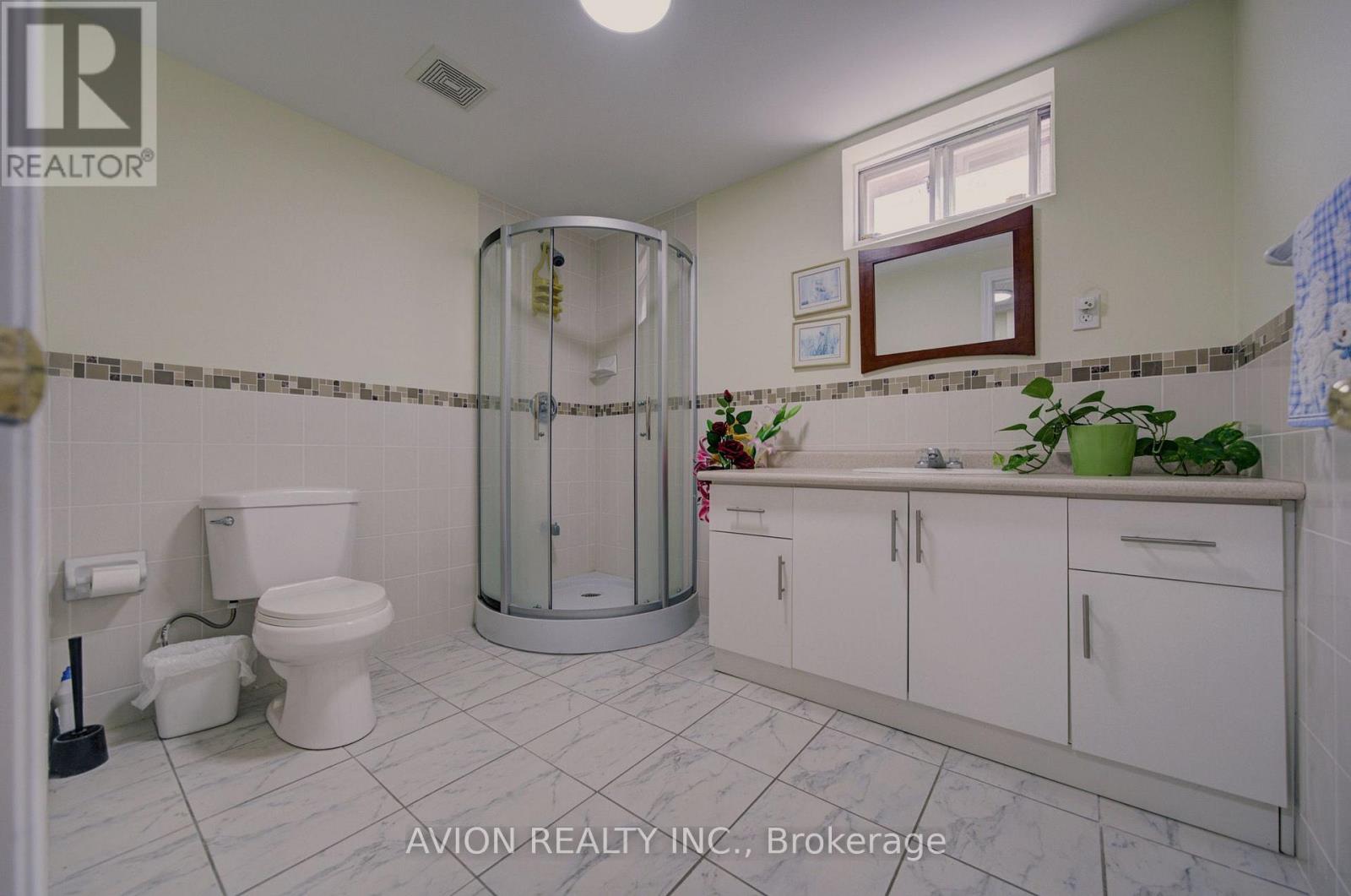 203 Valleymede Drive, Richmond Hill, Ontario  L4B 3S4 - Photo 42 - N13631178