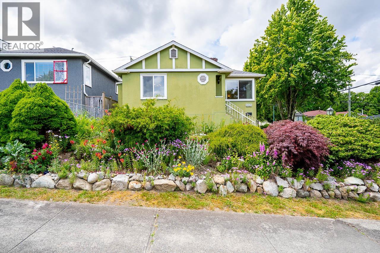 5121 Inverness Street, Vancouver, British Columbia  V5W 3N9 - Photo 2 - R3132982