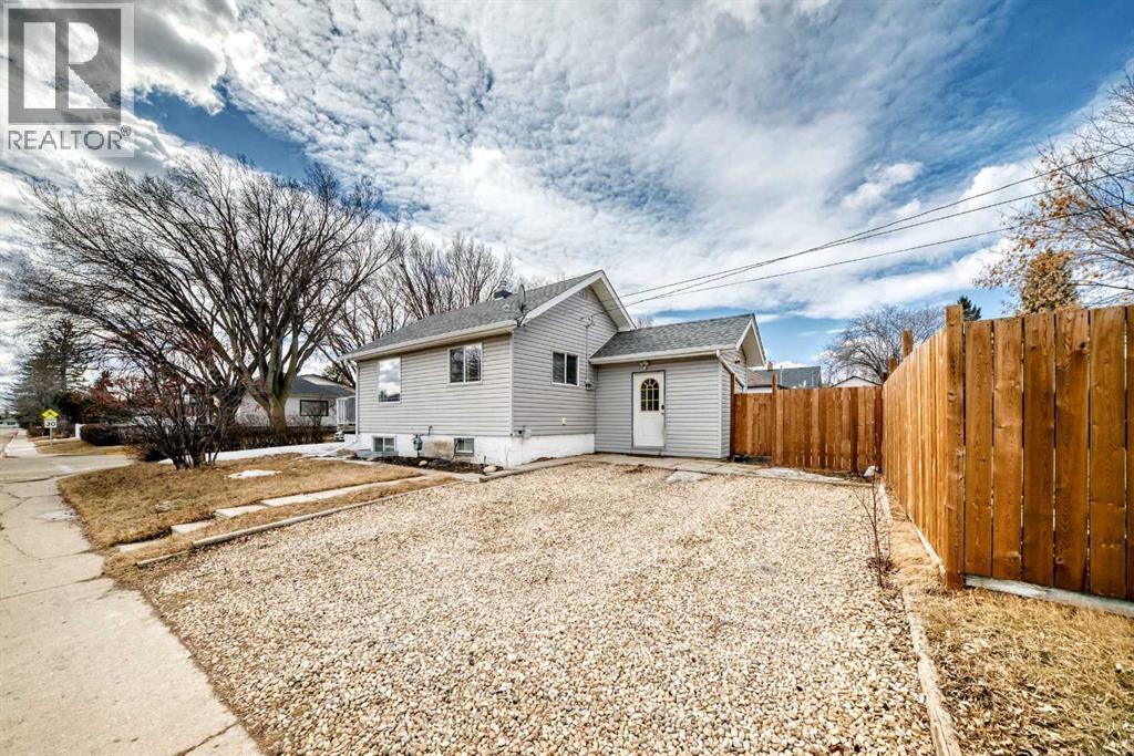 5602 51 Avenue, Lacombe, Alberta  T4L 1K9 - Photo 21 - A2313569