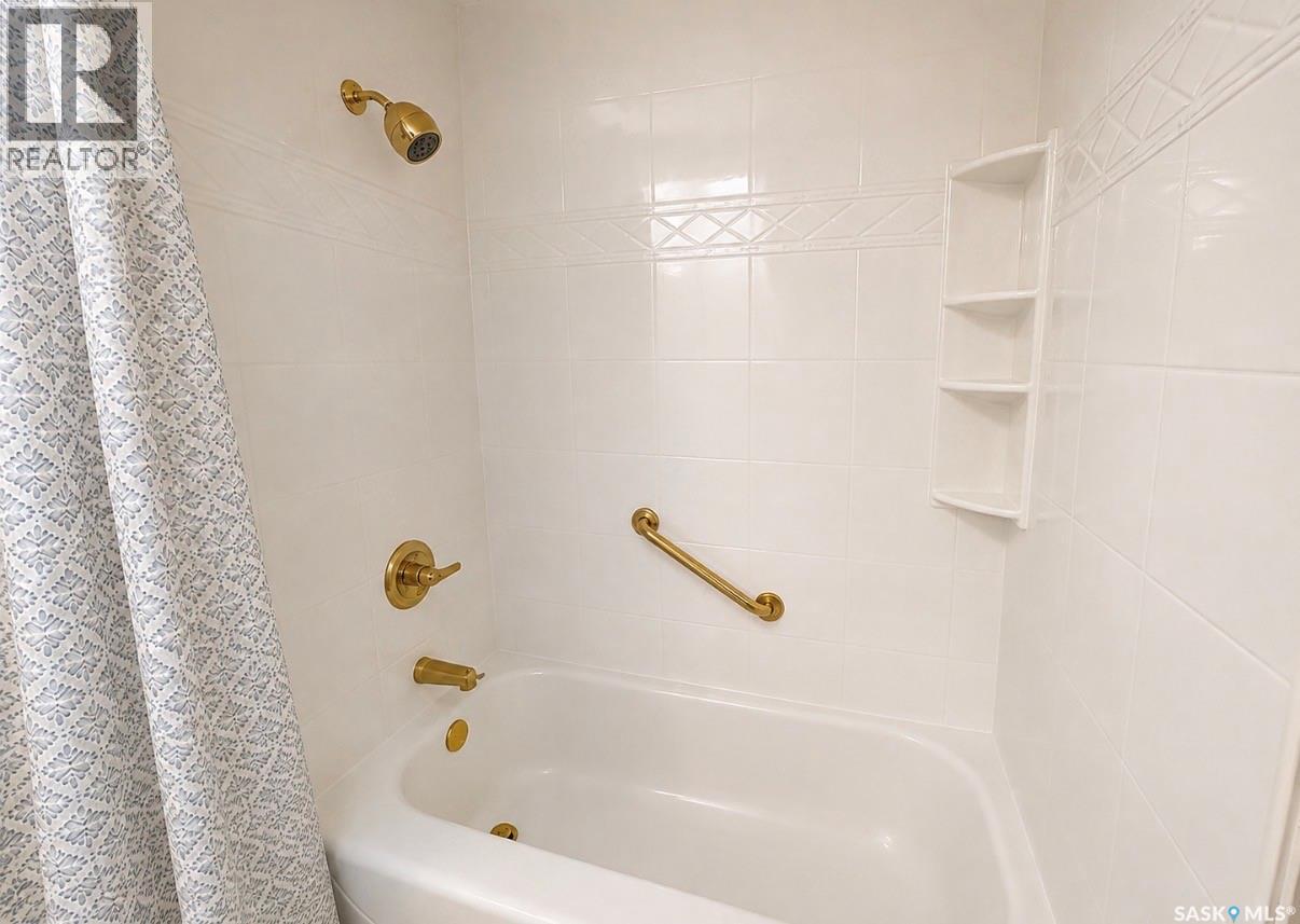 325 Aspen Drive, Swift Current, Saskatchewan  S9H 3Z8 - Photo 21 - SK044374