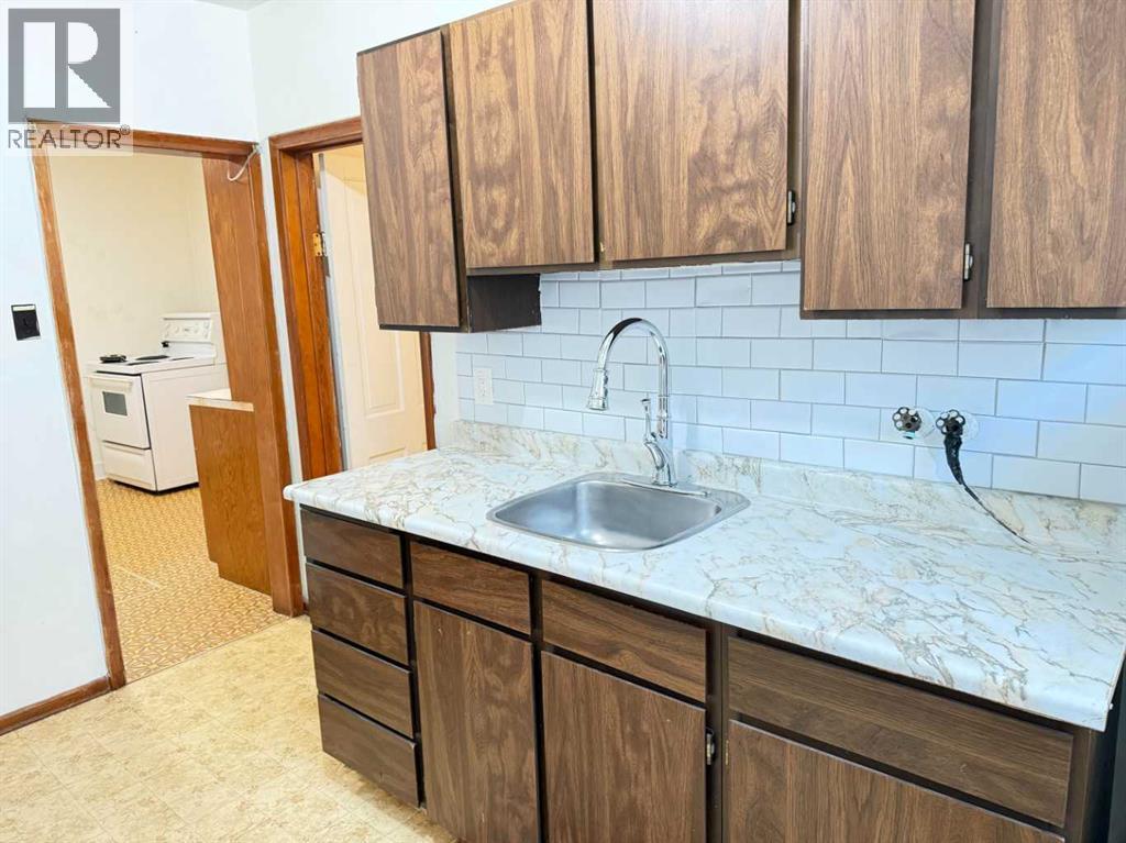 5027 46 Avenue, Spirit River, Alberta  T0H 3G0 - Photo 15 - A2315924