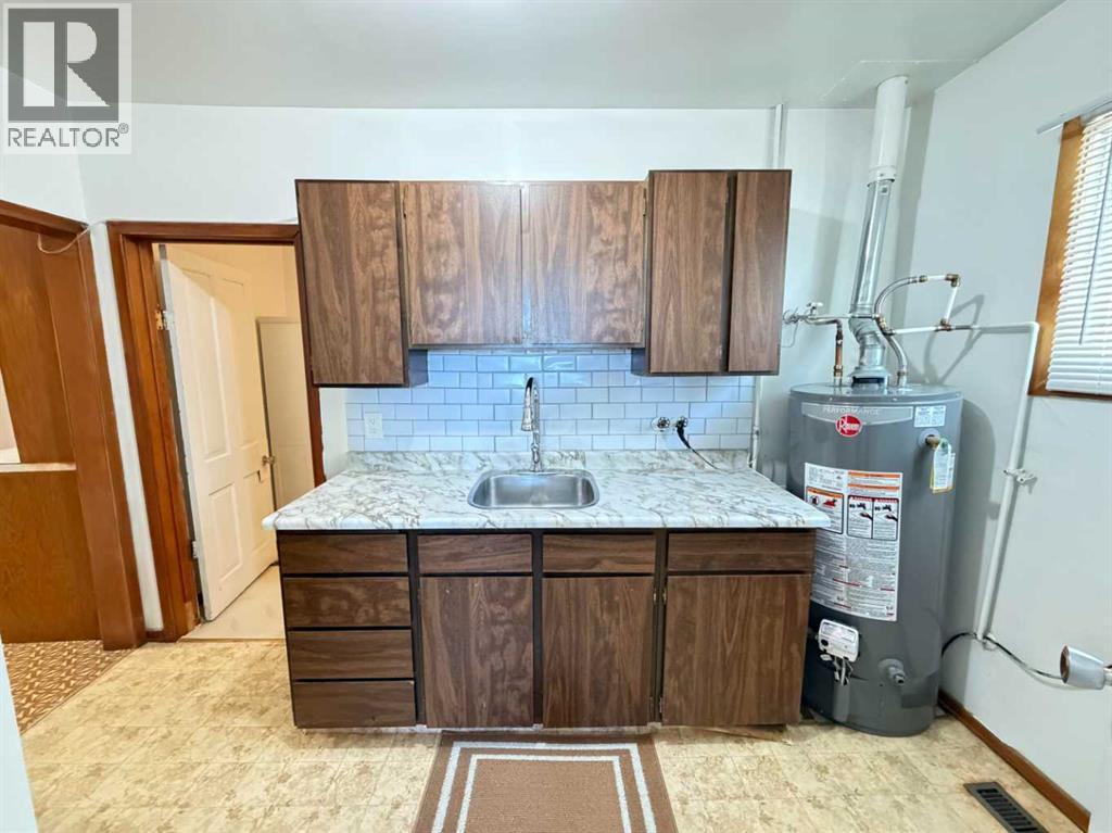 5027 46 Avenue, Spirit River, Alberta  T0H 3G0 - Photo 16 - A2315924