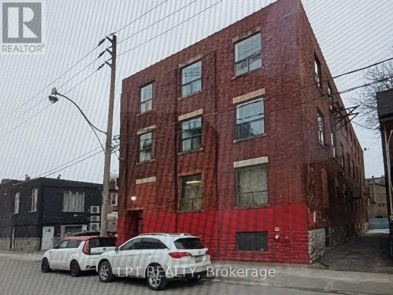 17 PATON ROAD, Toronto, Ontario
