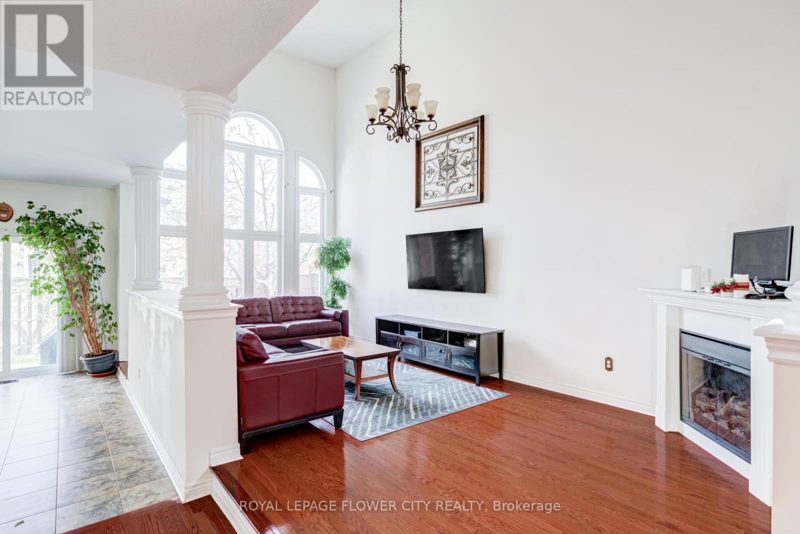 37 Denim Drive, Brampton, Ontario  L6P 2R3 - Photo 6 - W13592646