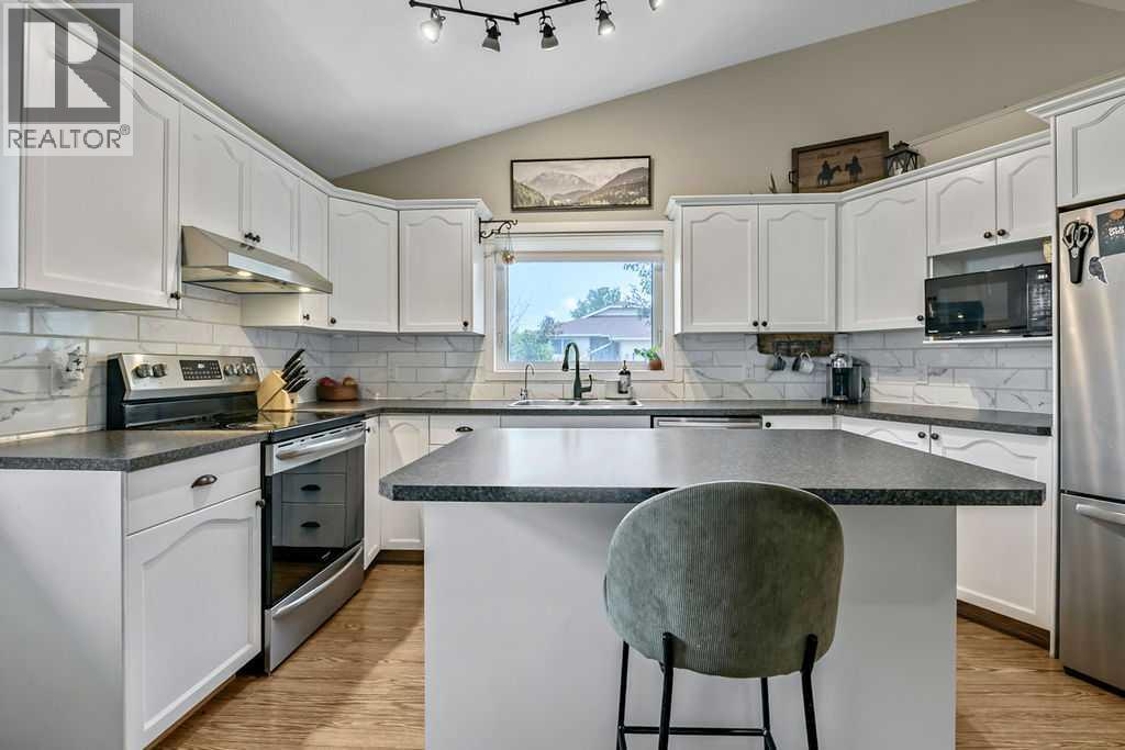 1001 17 Street SE, High River, Alberta  T1V 1P9 - Photo 12 - A2325268