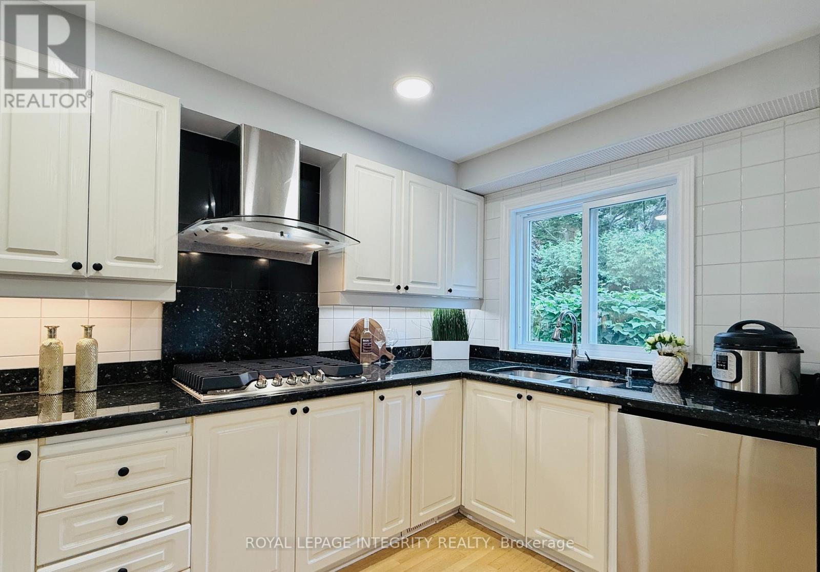 4 Glenarden Court, Ottawa, Ontario  K2G 5V9 - Photo 13 - X13632162