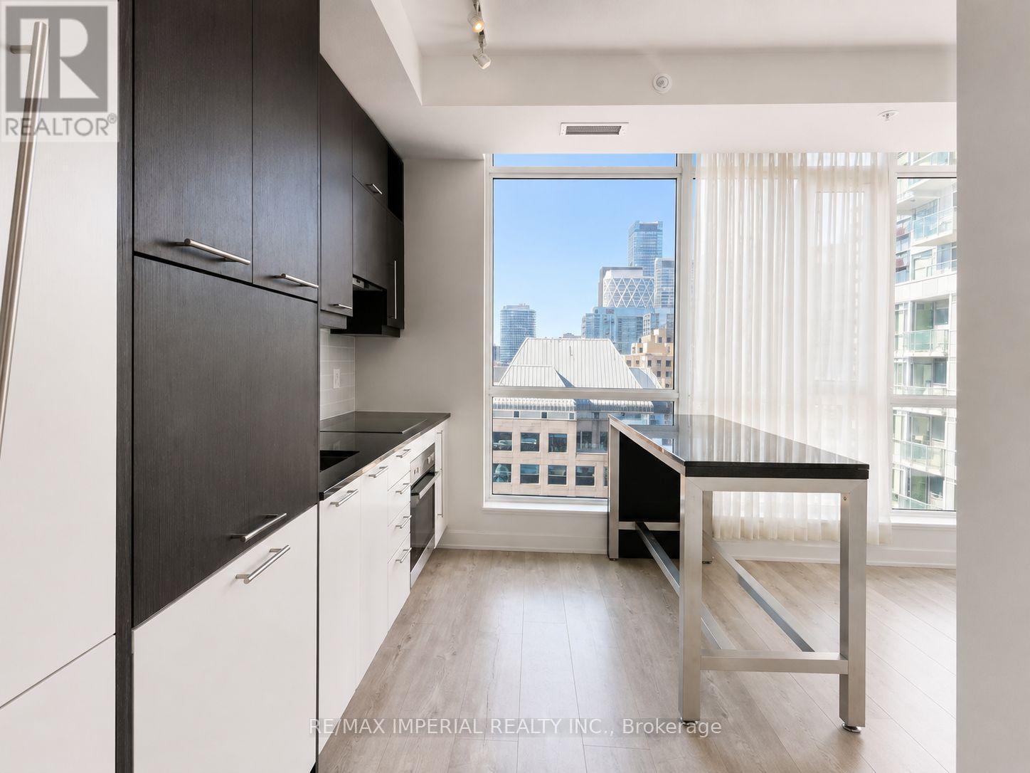1502 - 30 Nelson Street, Toronto, Ontario  M5V 0H5 - Photo 4 - C13632174