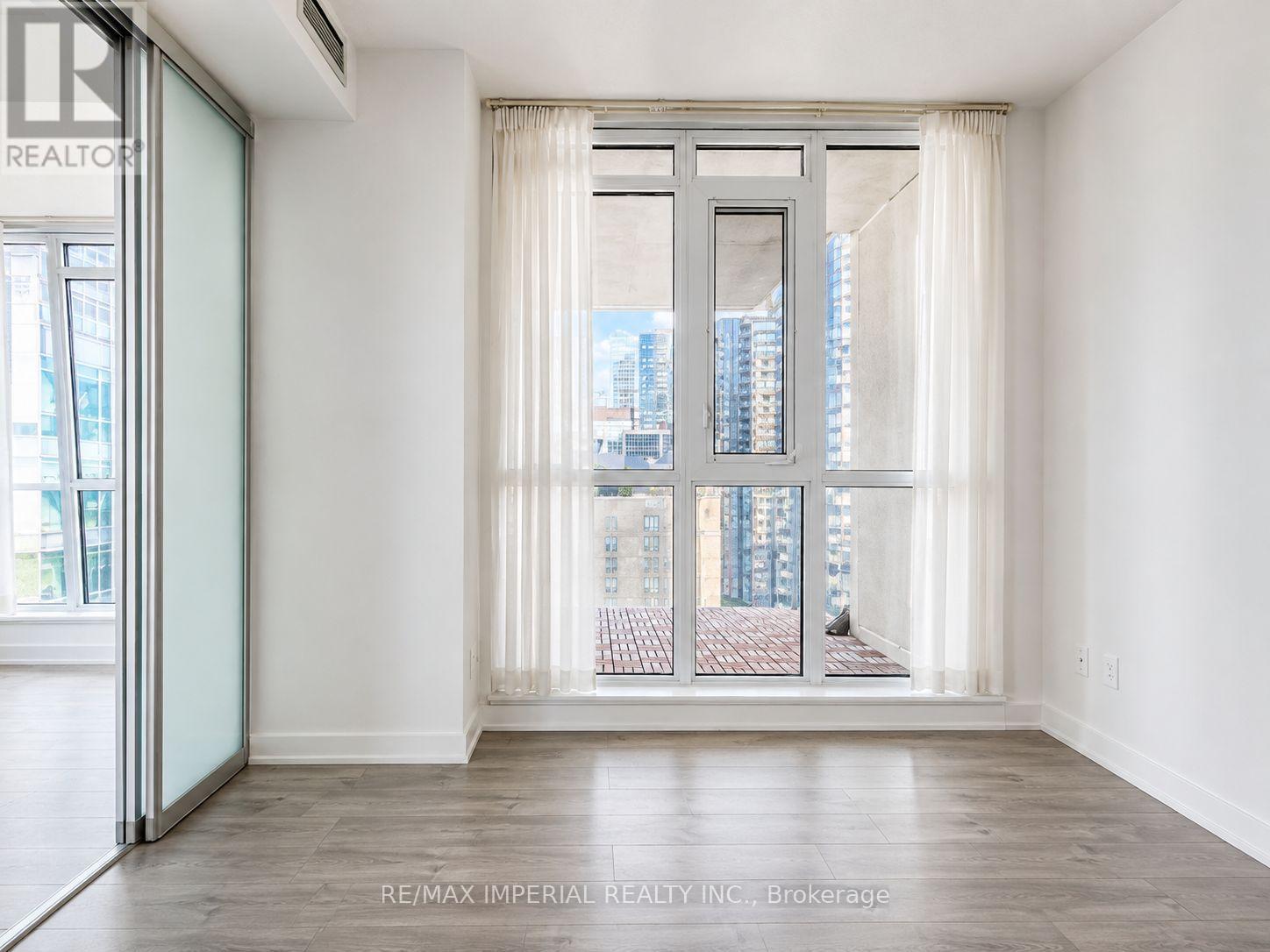 1502 - 30 Nelson Street, Toronto, Ontario  M5V 0H5 - Photo 6 - C13632174