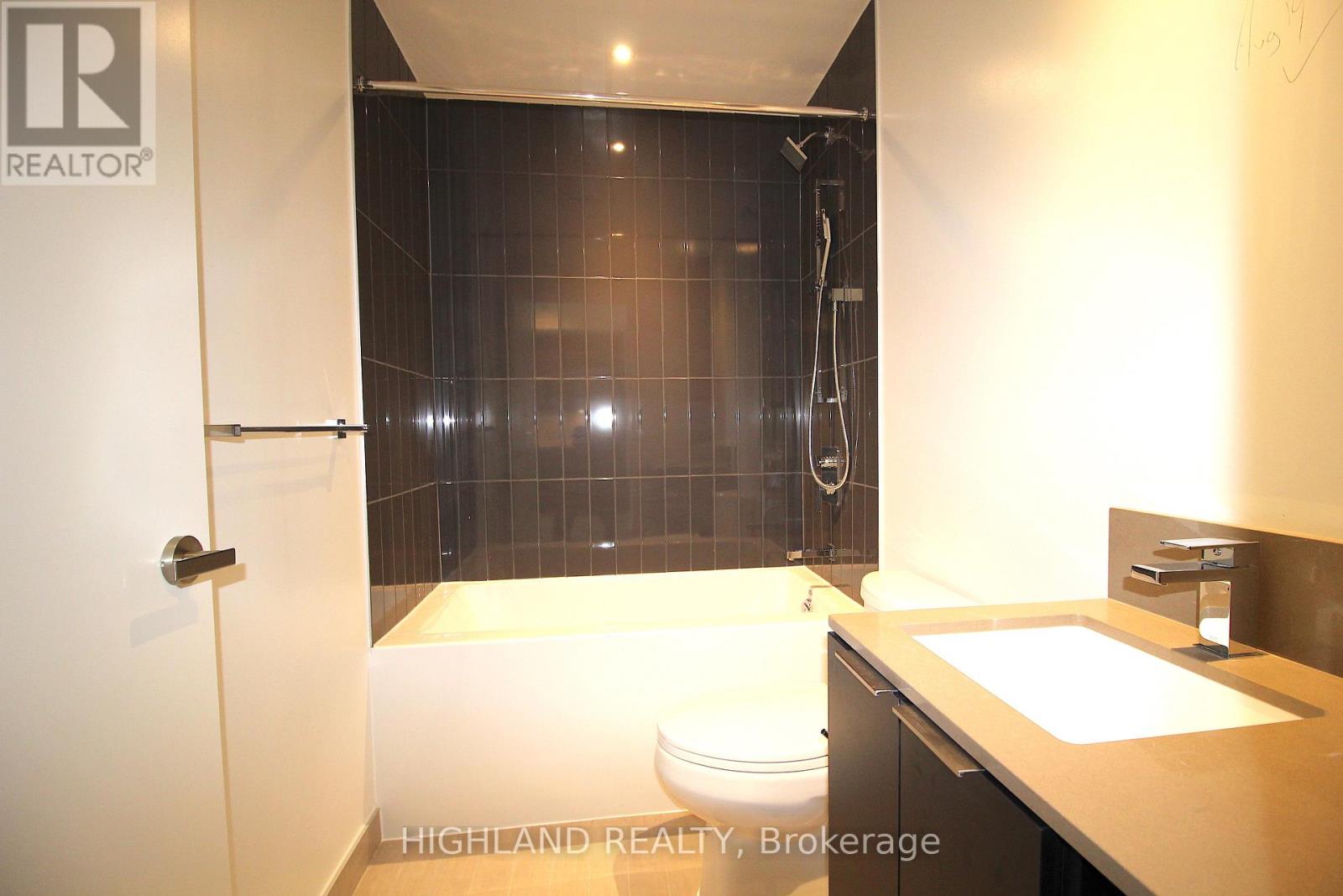 5502 - 3900 Confederation Parkway, Mississauga, Ontario  L5B 0M3 - Photo 3 - W13632184