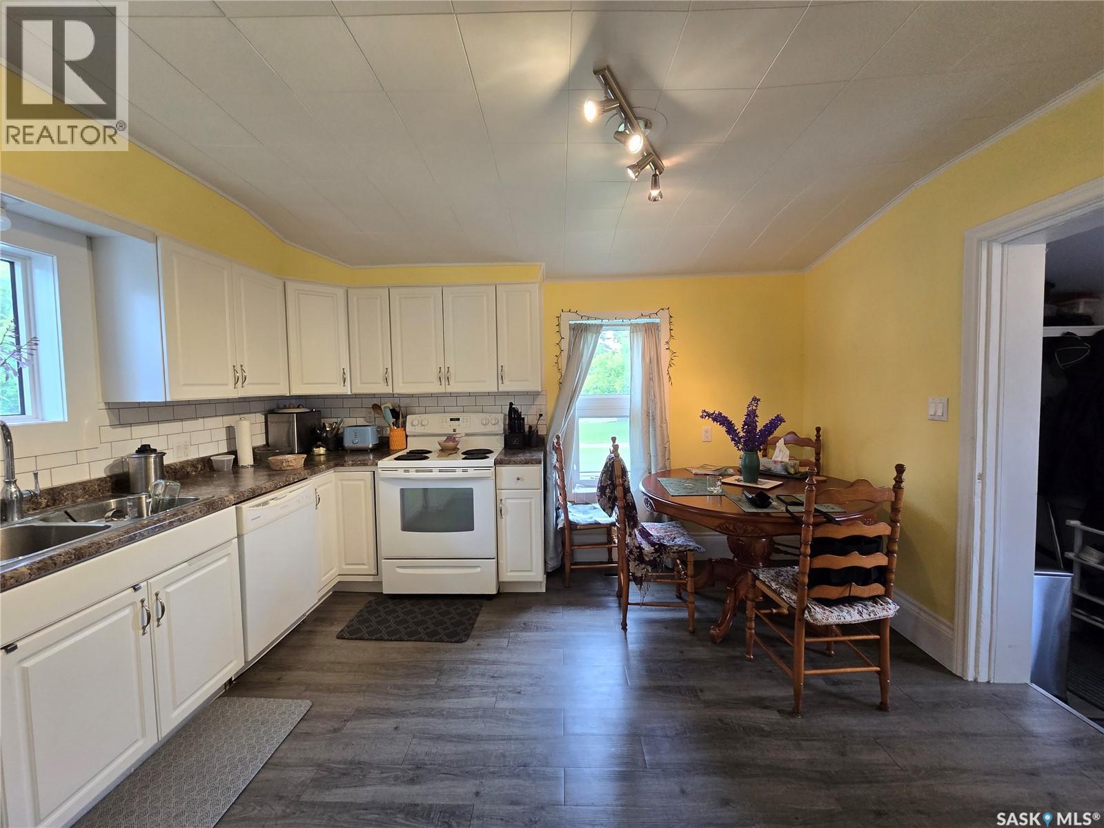 328 6th Avenue, Broadview, Saskatchewan S0G 0K0 - Photo 8 - SK044390