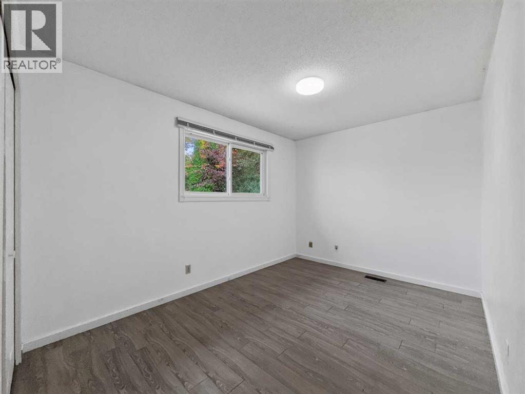 207 Deer Ridge Way SE, Calgary, Alberta  T2J 5Y8 - Photo 30 - A2334120