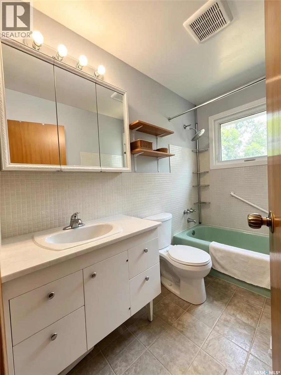 203 Pottery Street, Eastend, Saskatchewan  S0N 0T0 - Photo 18 - SK044389