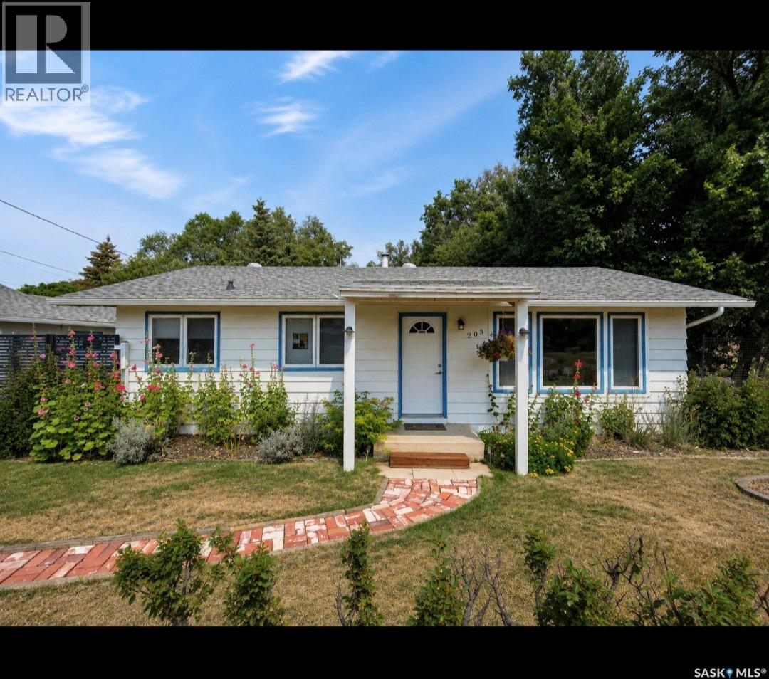 203 Pottery Street, Eastend, Saskatchewan  S0N 0T0 - Photo 40 - SK044389