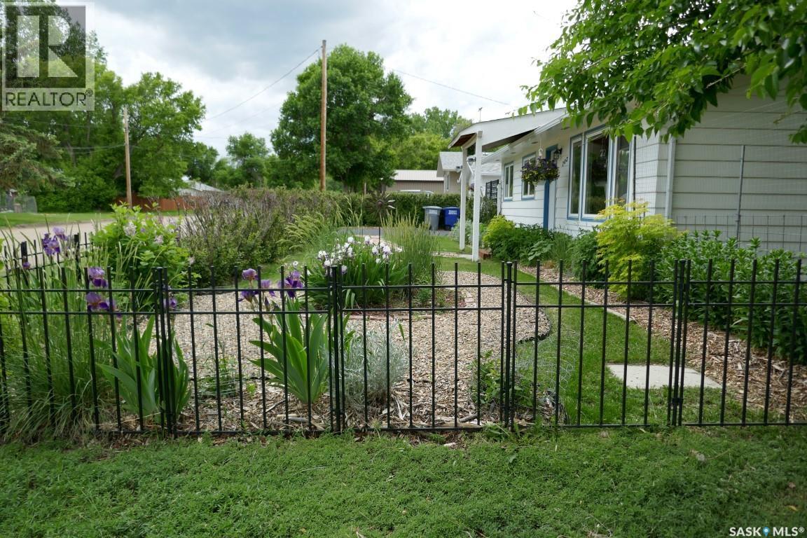 203 Pottery Street, Eastend, Saskatchewan  S0N 0T0 - Photo 38 - SK044389