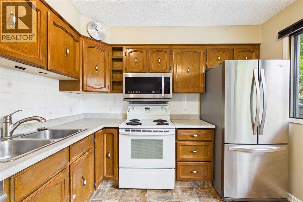 3, 2300 Oakmoor Drive SW, Calgary, Alberta  T2V 4N7 - Photo 9 - A2329915
