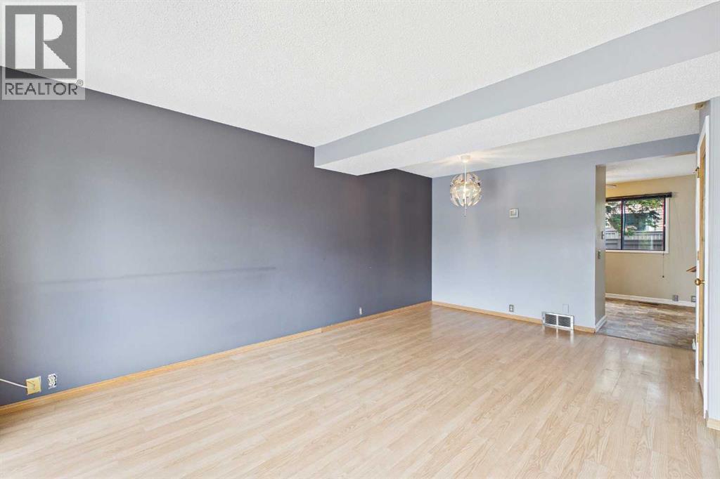 3, 2300 Oakmoor Drive SW, Calgary, Alberta  T2V 4N7 - Photo 5 - A2329915