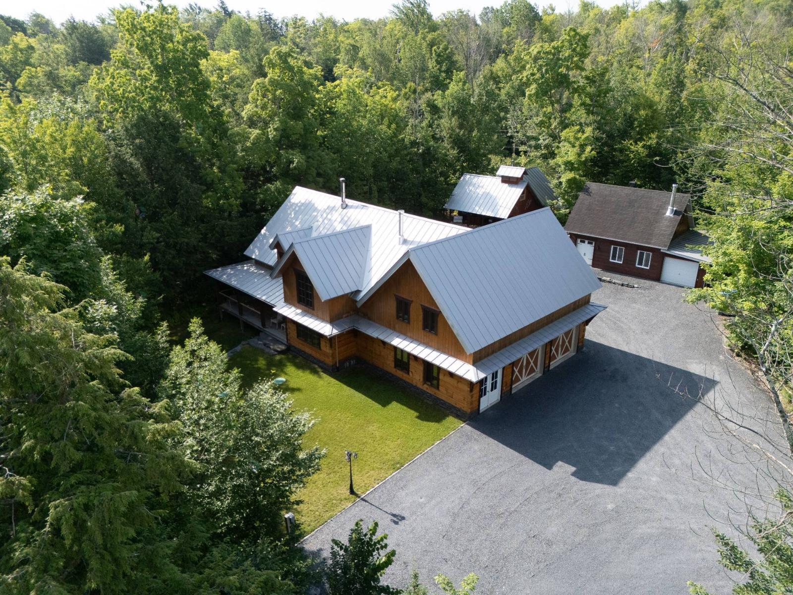 9 Rue du Pivert Magog Quebec Canada J1X0M6