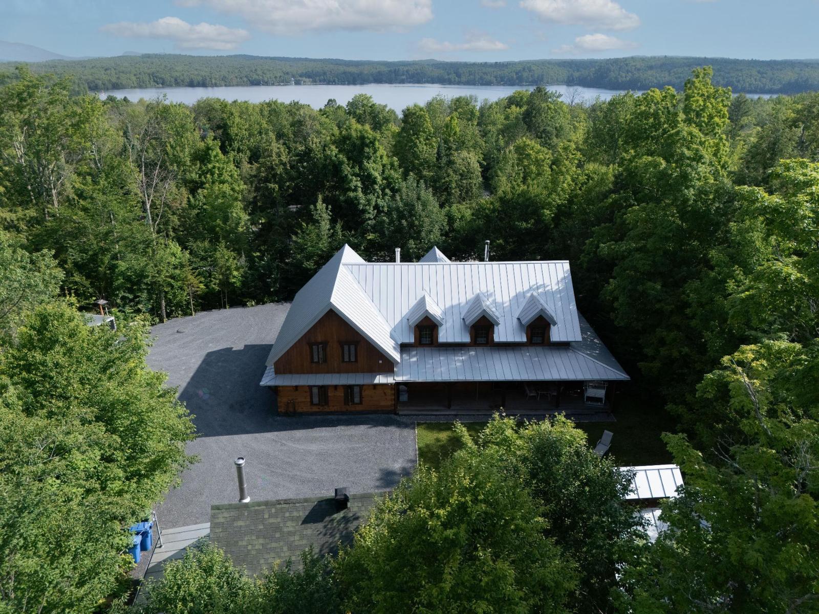 9 Rue du Pivert Magog Quebec Canada J1X0M6 4