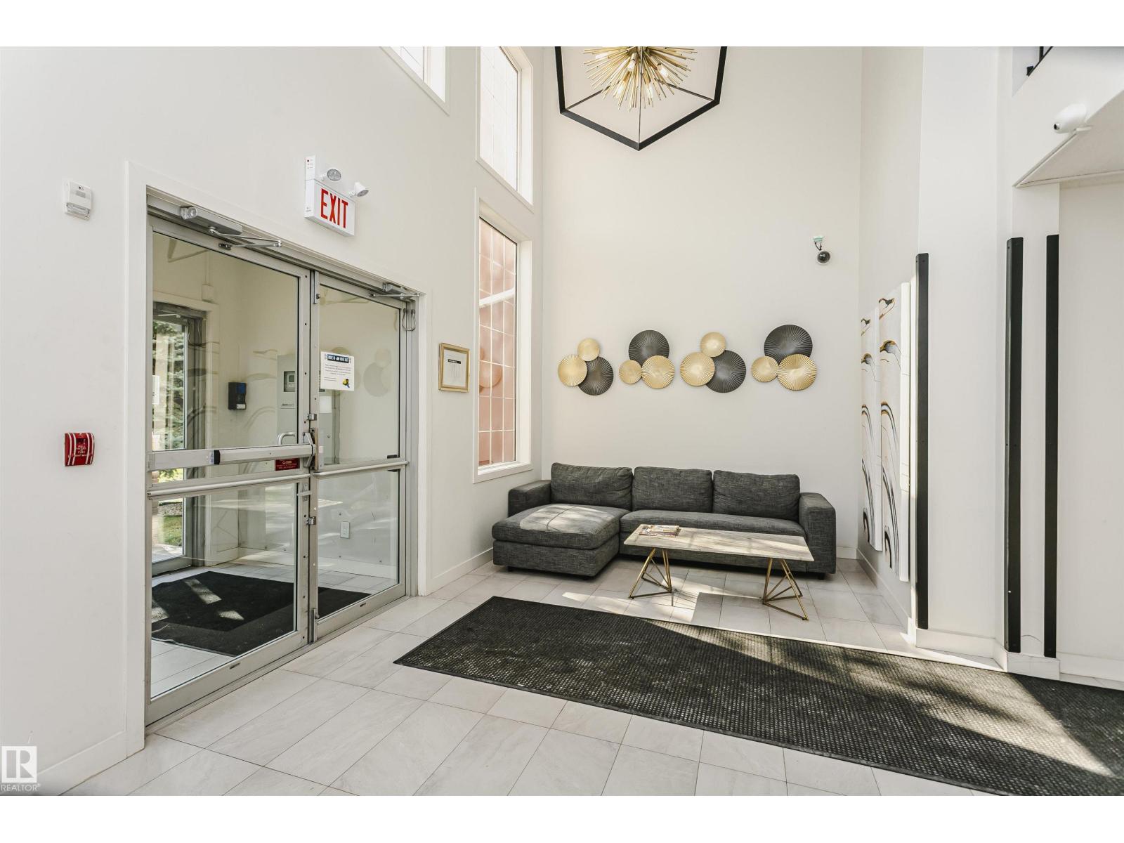 #106 12110 106 Av NW, Edmonton, Alberta  T5N 4R9 - Photo 3 - E4501948